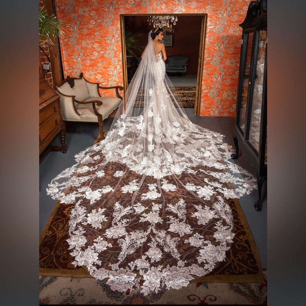 Kitty Chen Alyssa veil